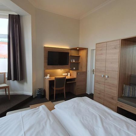 האמלן Hotel An Der Altstadt מראה חיצוני תמונה