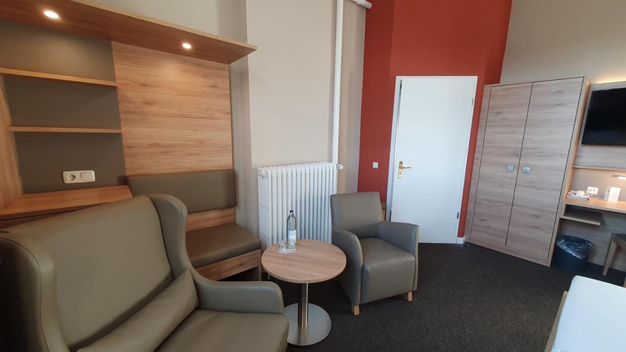 האמלן Hotel An Der Altstadt מראה חיצוני תמונה