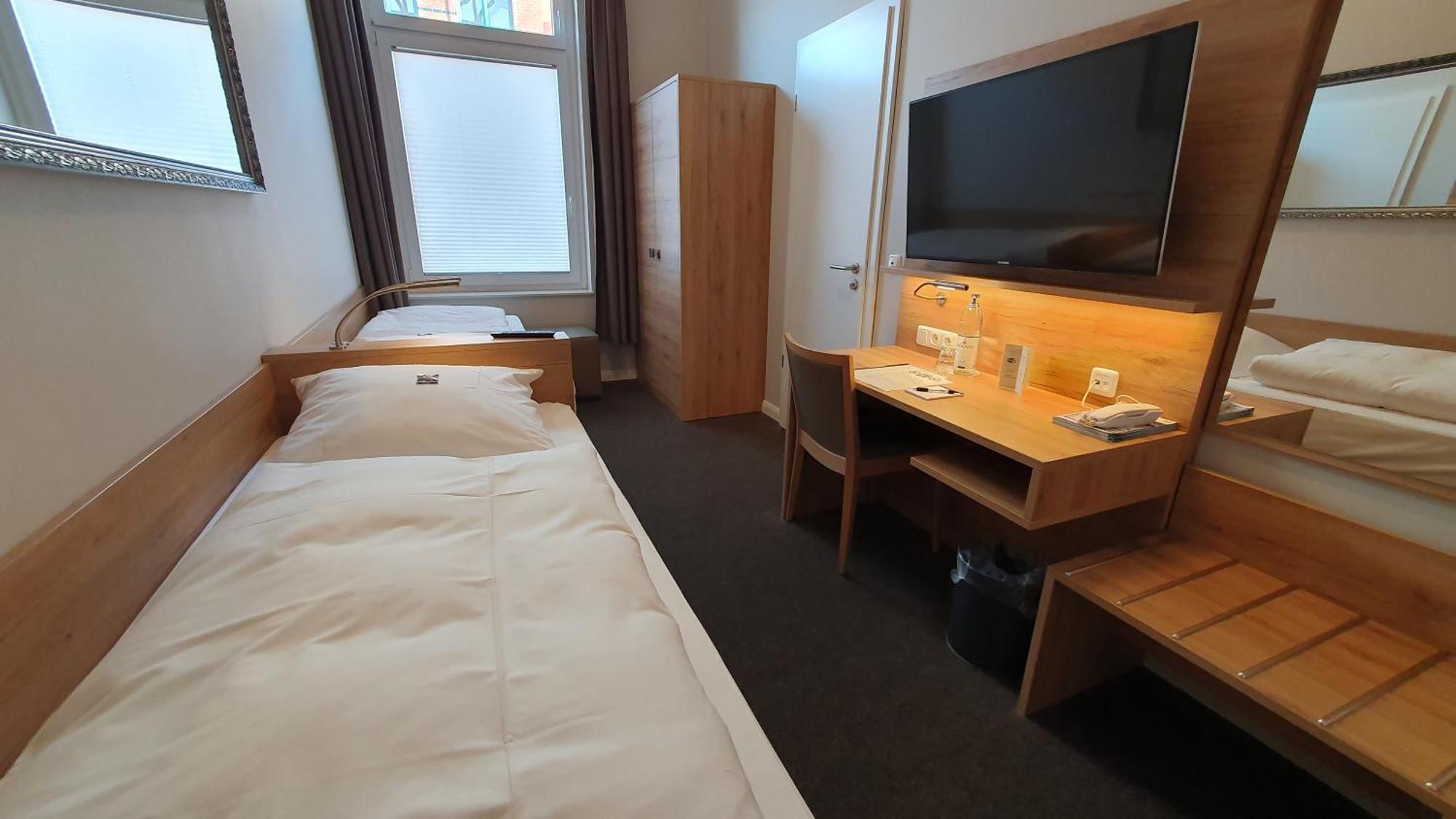 האמלן Hotel An Der Altstadt מראה חיצוני תמונה