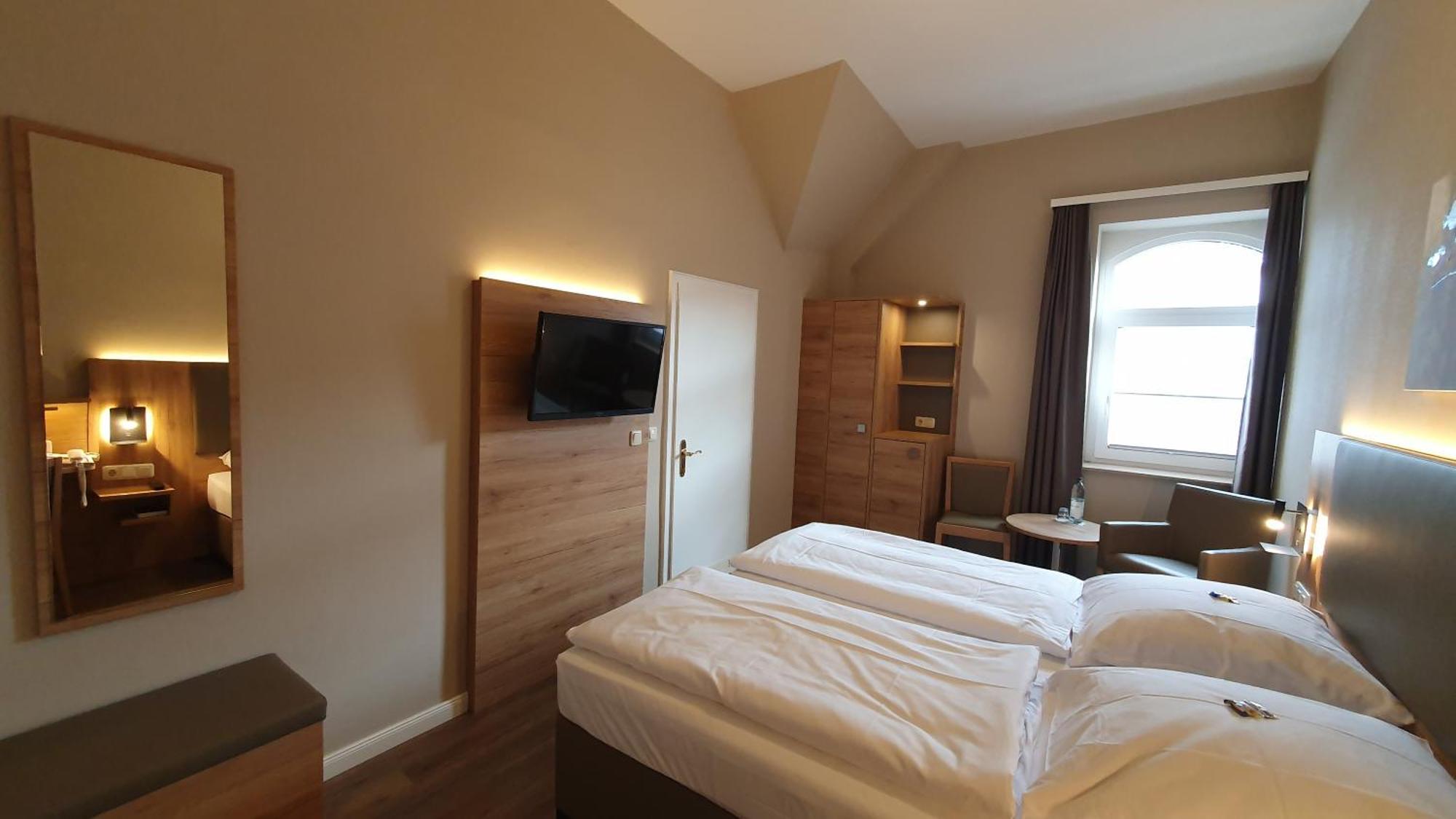 האמלן Hotel An Der Altstadt מראה חיצוני תמונה