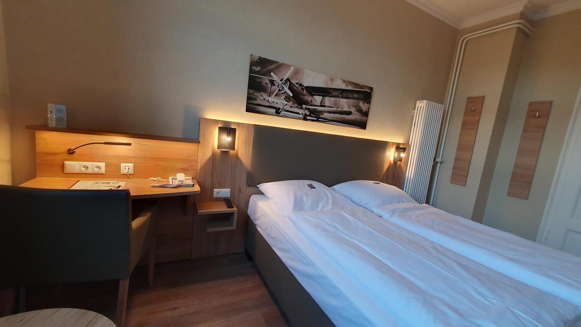 האמלן Hotel An Der Altstadt מראה חיצוני תמונה