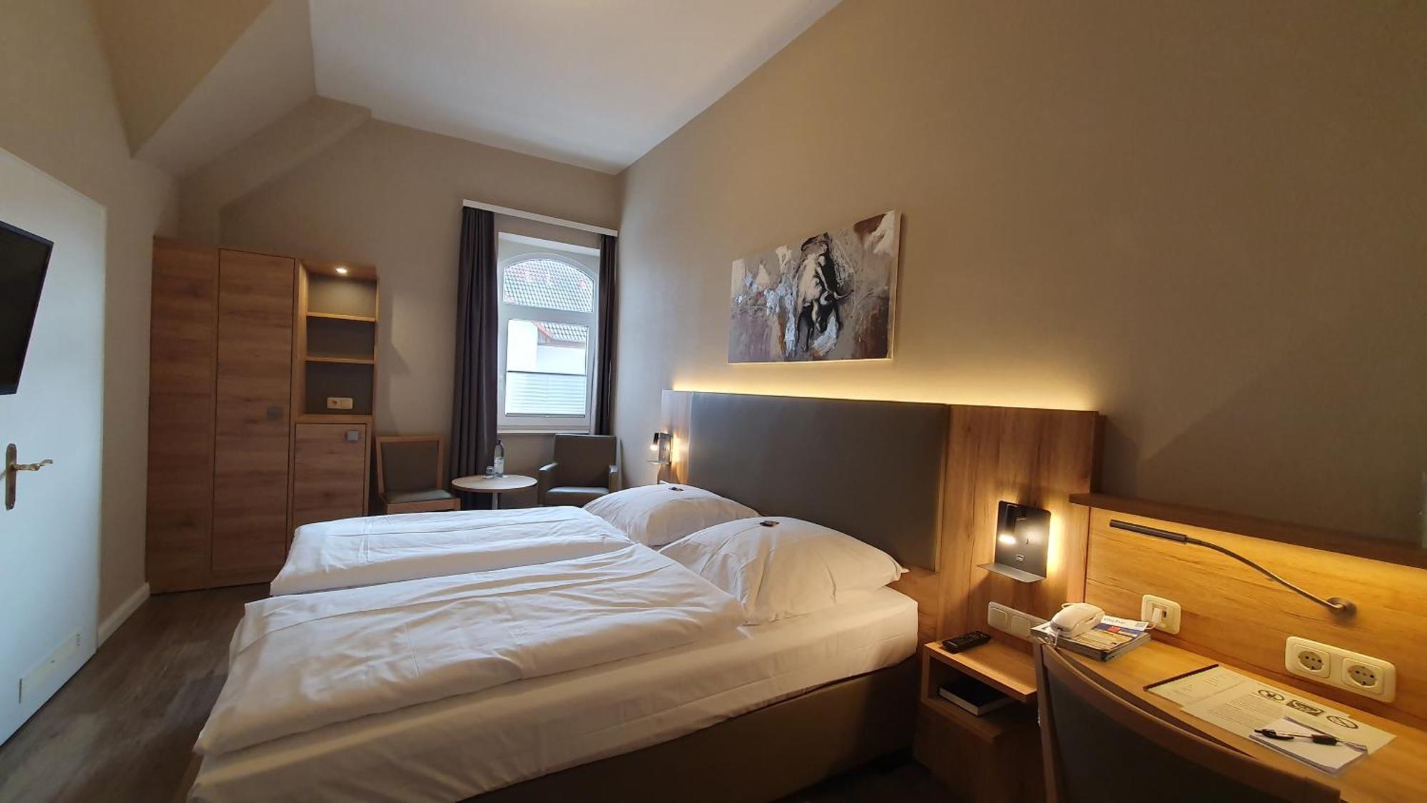 האמלן Hotel An Der Altstadt מראה חיצוני תמונה