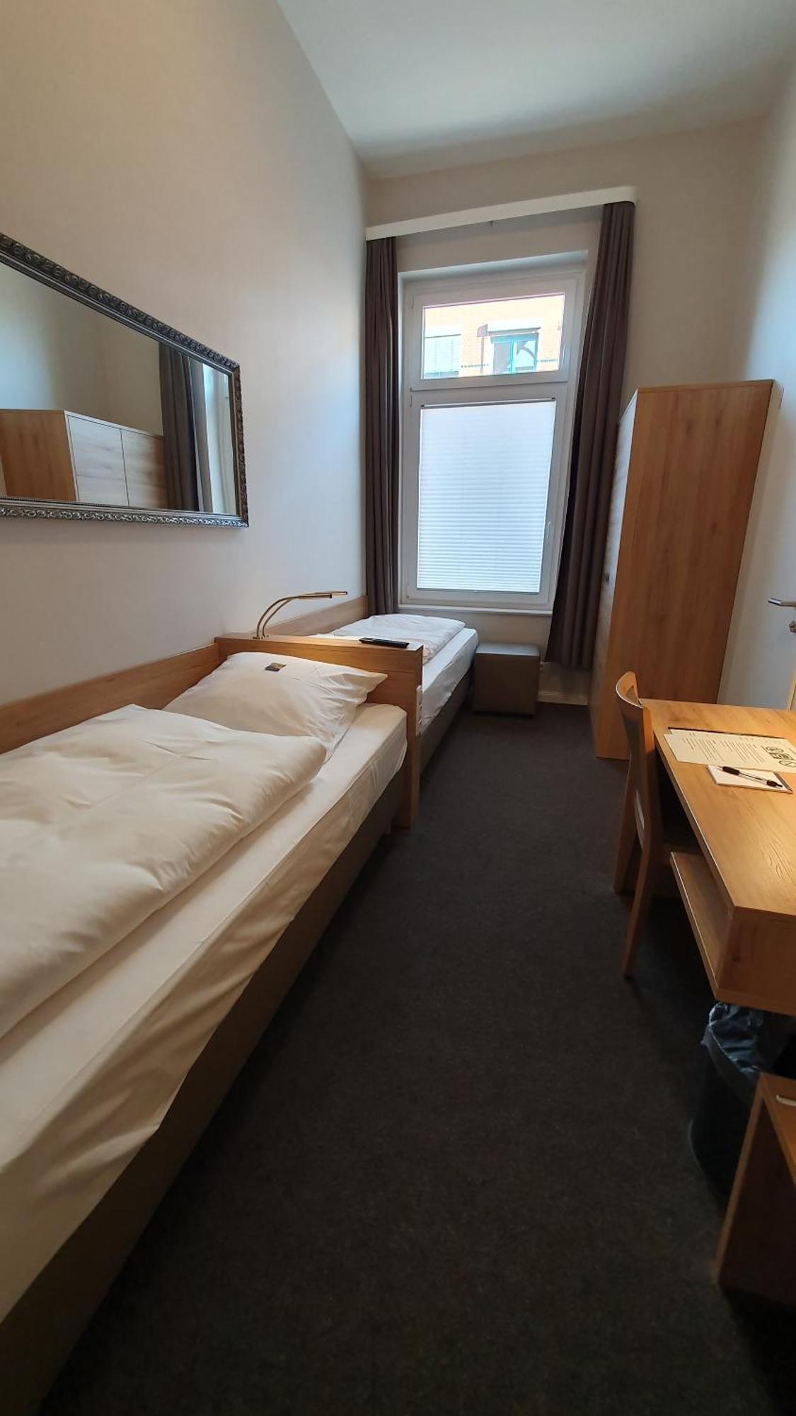 האמלן Hotel An Der Altstadt מראה חיצוני תמונה