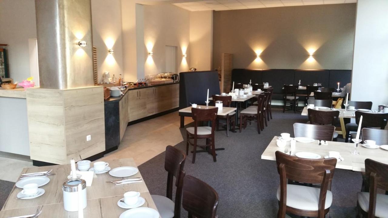 האמלן Hotel An Der Altstadt מראה חיצוני תמונה